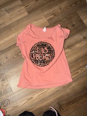 Coral Graphic Tee with Leopard Print Circle